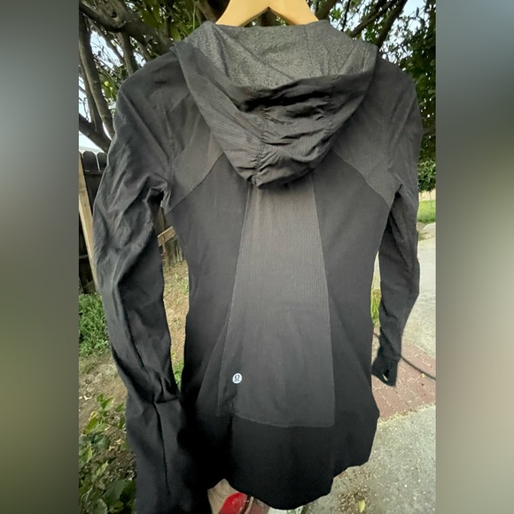 Lululemon Dance studio Jacket Perfect condition, reversible, only worn twice. - Picture 6 of 9